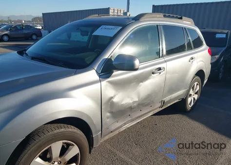 2010 Subaru Outback 2.5I Premium из США, поврежденный, VIN 4S4BRBEC4A3328269